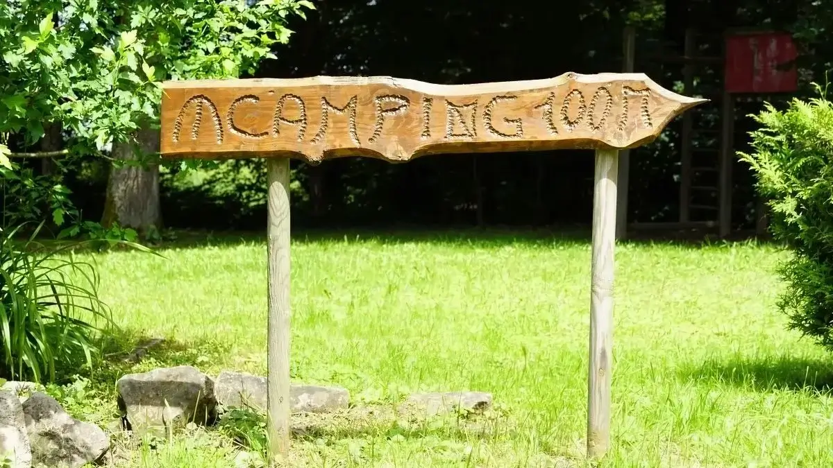 Accès camping nature au bord du lac de Bouzey